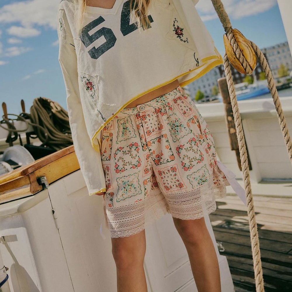 Free People White Lace Mixed-Print Shorts with Pink & Green Floral - Picture 8 of 10